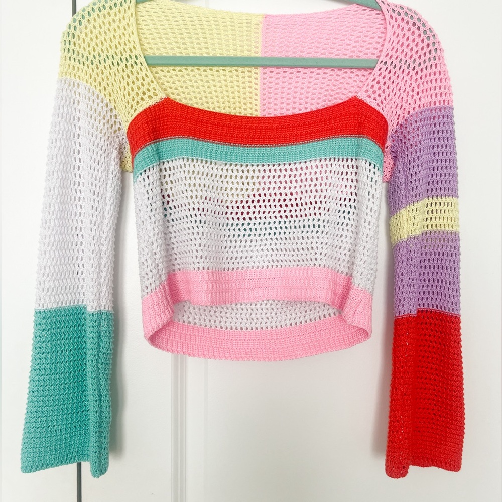 Cute Color-Block Cropped Sweater - Picture 2 of 3